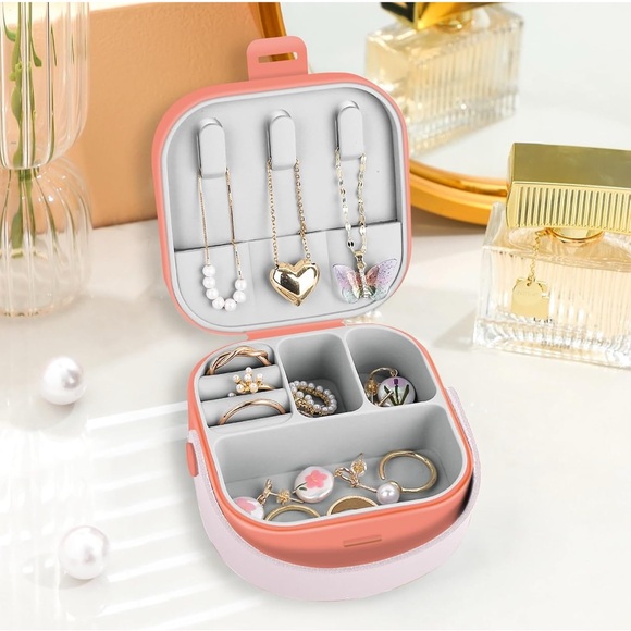 Mini Portable Jewelry Box - Picture 5 of 5